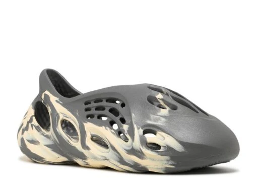 ADIDAS Yeezy Foam Runner 'MXT Moon Grey' - Image 2