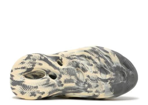 ADIDAS Yeezy Foam Runner 'MXT Moon Grey' - Image 4