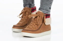 Cognac BILLY Cuffs -Boutique Shoe Discount Store BK22341 211 studio standing 2 940x614 1a2704b8 cde5 4227 9ae2 a069c731c2a0