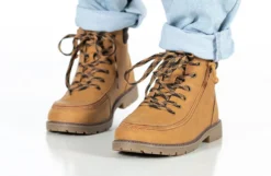 Tan BILLY Lugs -Boutique Shoe Discount Store BK22344 260 studio standing 2 940x614 b1e11b74 b8ef 4be1 9a13 fb94730d625a