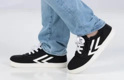 Men's Black/White BILLY CS Sneaker Low Tops -Boutique Shoe Discount Store BM22343 002 studio standing 1 940x614 9b4ad544 f2ff 41c1 8123 08d79d186ebd
